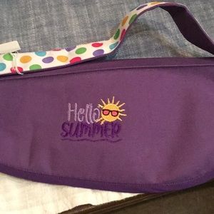 Purple “Hello Summer” flip flop carrier.